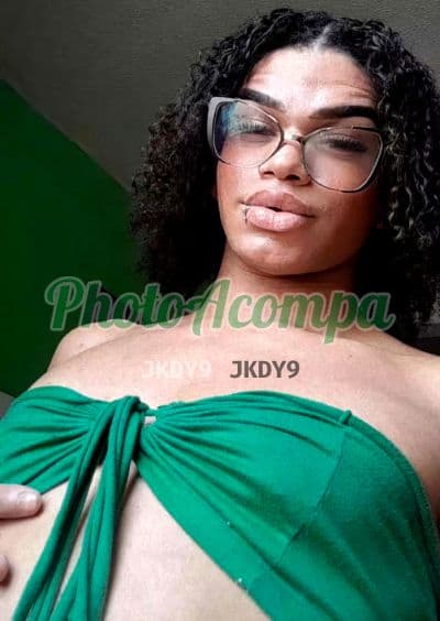 Victória — travesti em Belford Roxo