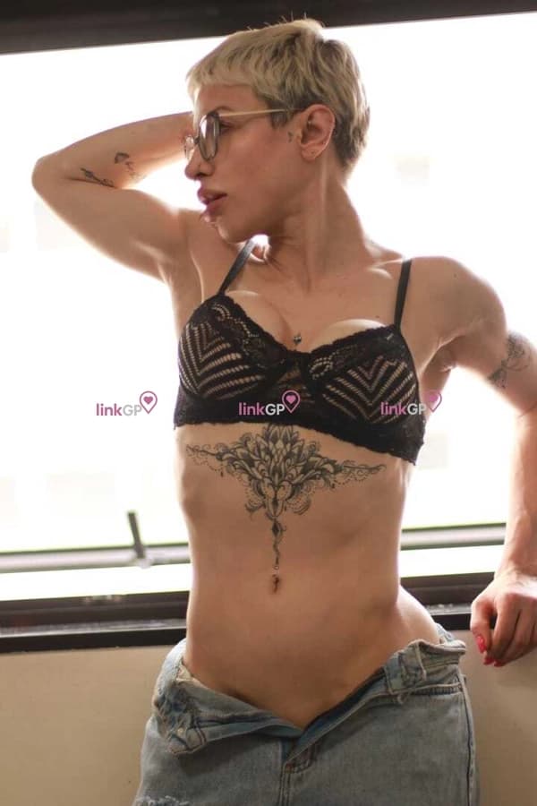 Acompanhante cabelo curto em Brasil (7) — Carolina Monroe