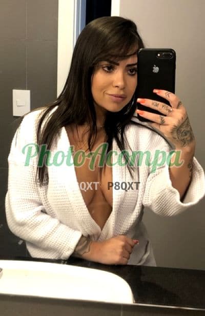 Acompanhante em Itapema com beijo na boca (2) — Carolzinha
