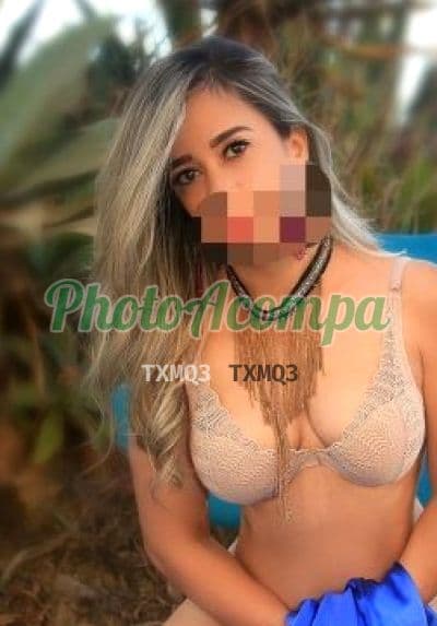 Acompanhante em Curitiba com beijo na boca (2) — Júlia