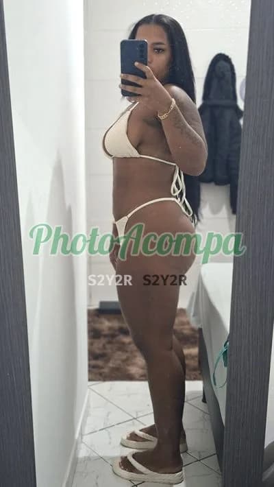 Acompanhante em Niterói — beijo na boca, foto 2 de Letícia Carioca