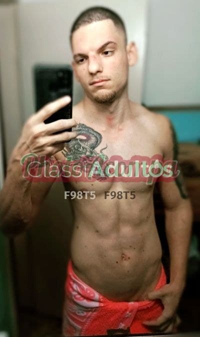 Antônio Carlos — acompanhante masculino em São Vicente