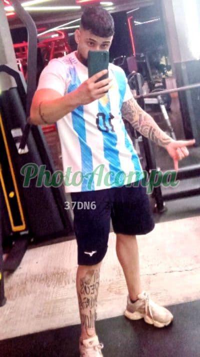 Acompanhante masculino em São Paulo com beijo na boca (4) — Bruno