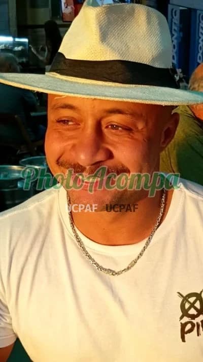 Acompanhante masculino em Rio de Janeiro com oral natural (4) — Dionísio