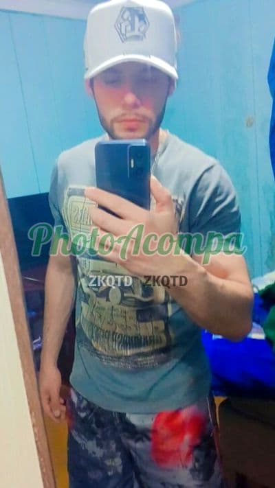 Acompanhante masculino em Curitiba com beijo grego (2) — Gui Oliveira
