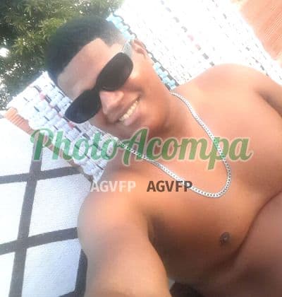 Acompanhante masculino em Belford Roxo com beijo na boca (2) — Henrique