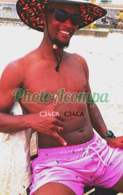 Acompanhante masculino em Campo Limpo Paulista com beijo grego (2) — Johnsfrei