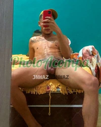 Acompanhante masculino em Uberlândia com beijo na boca (6) — Leonardo Henrique