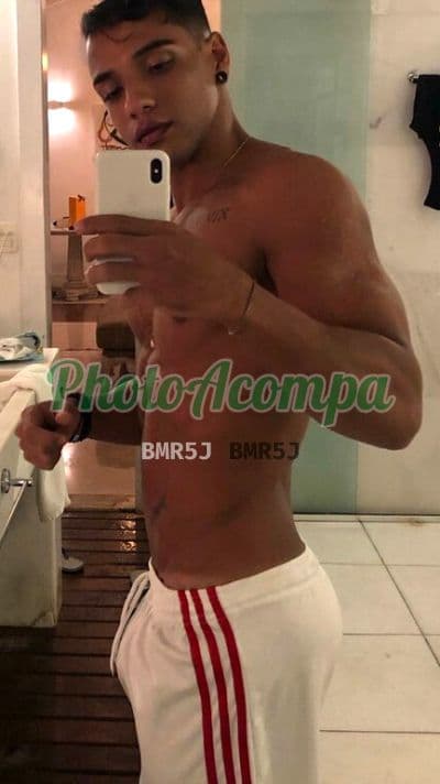 Acompanhante masculino em Brasília — beijo na boca, foto 2 de Mi Brito