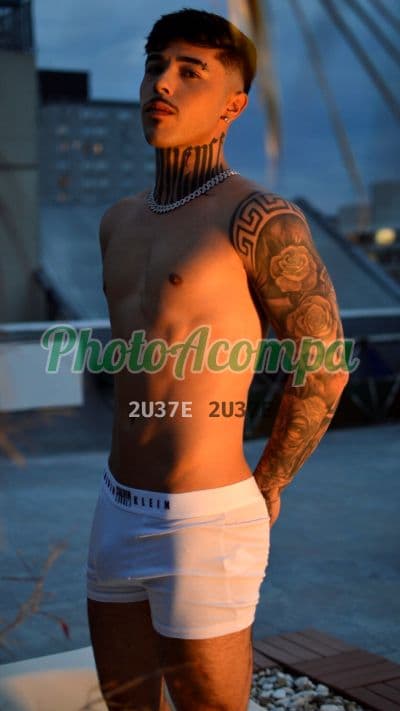Acompanhante masculino em Balneário Camboriú com beijo na boca (6) — Nicolas França