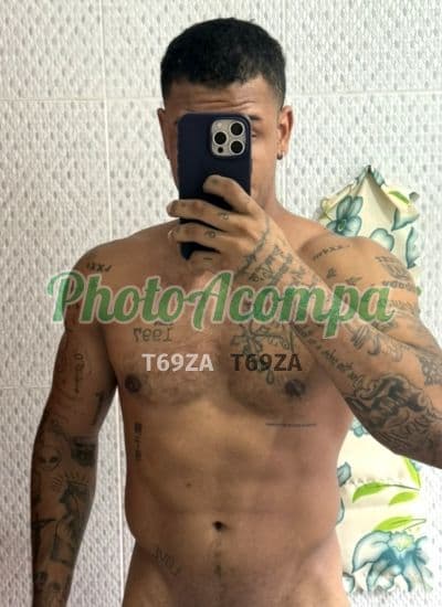 Acompanhante masculino em São Paulo com beijo na boca (2) — Preto Tatuado