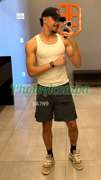 Acompanhante masculino em Campinas com beijo na boca (6) — Renzo Luzzon