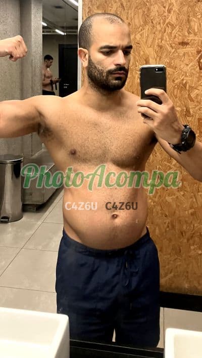 Acompanhante masculino em Rio de Janeiro com beijo grego (4) — Roberto