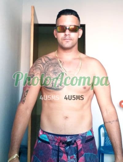 Acompanhante masculino em Recife com beijo na boca (2) — Rodrigo Melo