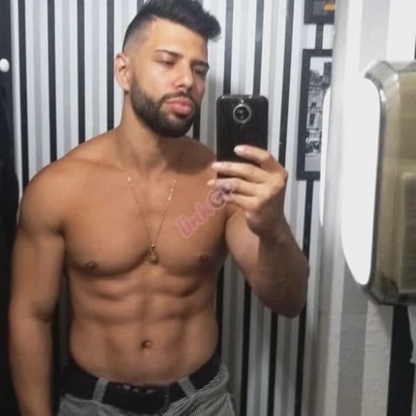 Acompanhante masculino olhos castanhos em Balneário Camboriú — Rodrigo Meneses, foto 5