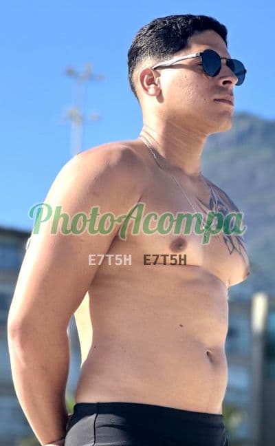 Acompanhante masculino em Rio de Janeiro com beijo na boca (2) — Satisfação e prazer