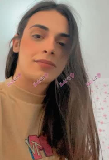 Travesti acompanhante em Curitiba — beijo na boca, foto 2 de Beatriz