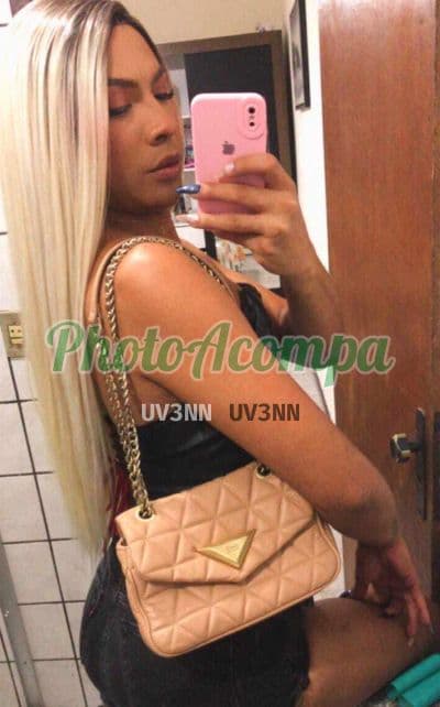 Travesti acompanhante em Salvador com beijo na boca (4) — Ellem Ferraz