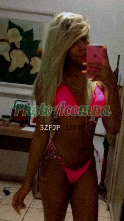 Travesti acompanhante em Curitiba — beijo na boca, foto 4 de Hellen Menezes