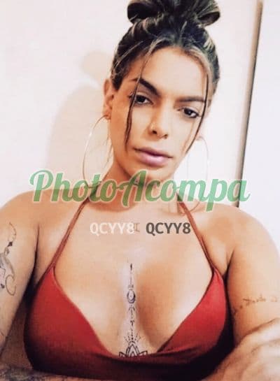 Travesti acompanhante em Salvador com beijo grego (2) — Jaqueline Menezes