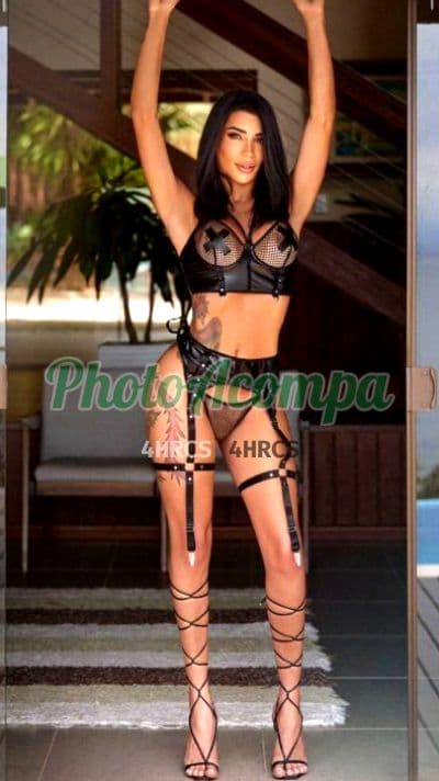 Travesti acompanhante em Porto Alegre — garganta profunda, foto 4 de Julia Ferraz