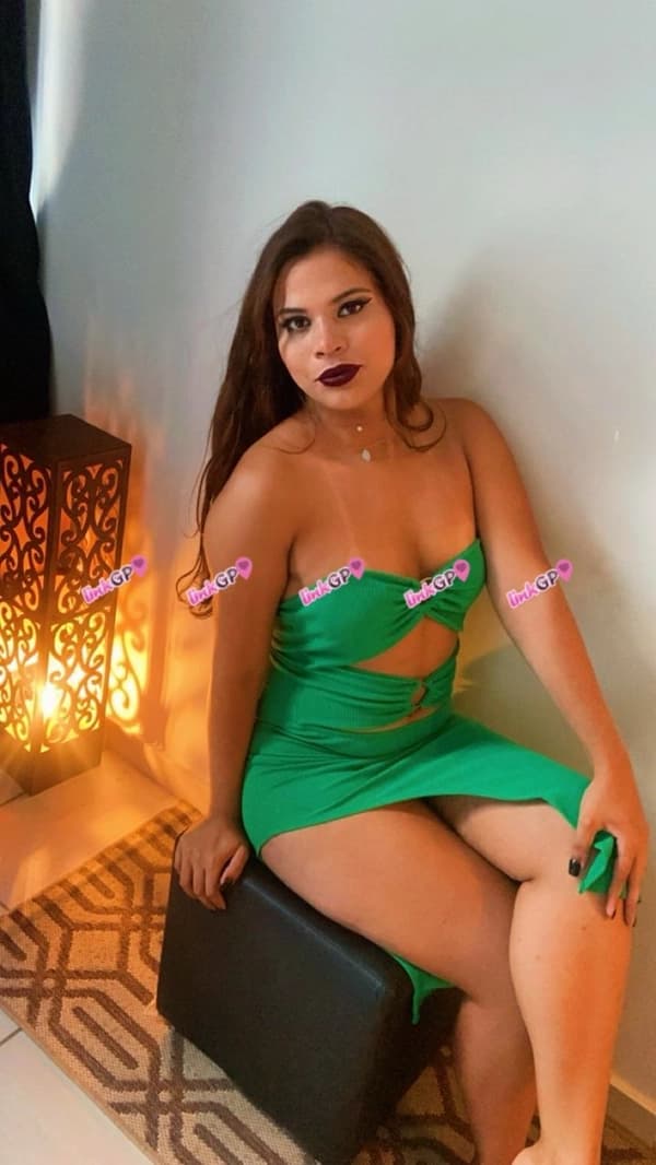 Travesti acompanhante cabelo longo em Itanhangá (3) — Kaka Massagista