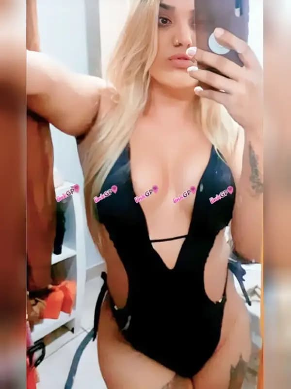 Luanne Loira Gostosa — travesti em Garavelo (Goiânia)