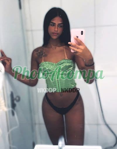 Travesti acompanhante em Rio de Janeiro com beijo grego (2) — Maria Eduarda
