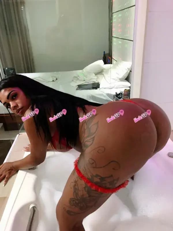 Milena — travesti em Alto da Boa Vista