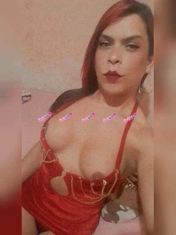 Polly — travesti em São Simão