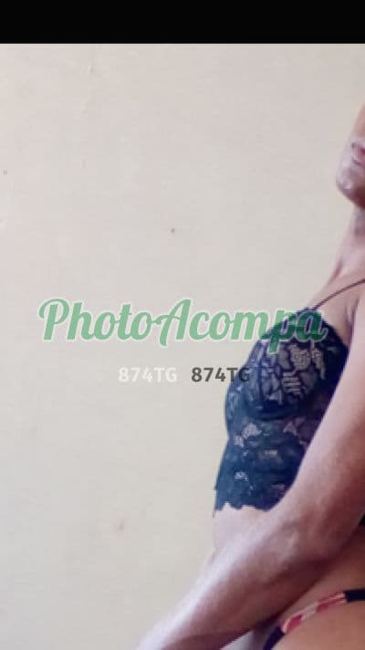 Travesti acompanhante em Porto Alegre com beijo grego (2) — Sandy Vallejo