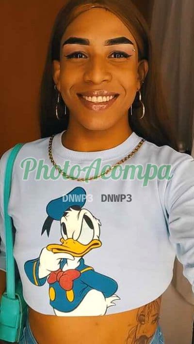 Travesti acompanhante em Curitiba — oral sem camisinha, foto 4 de Yaz Martins