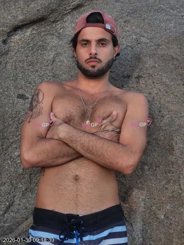 Casal Tatuado — videochamada erótica e sexting online