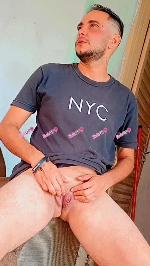 Videochamada erótica com apertadinho — Robert