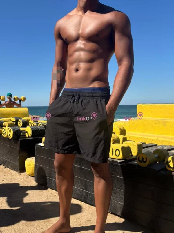 Theo Black — videochamada erótica e sexting online