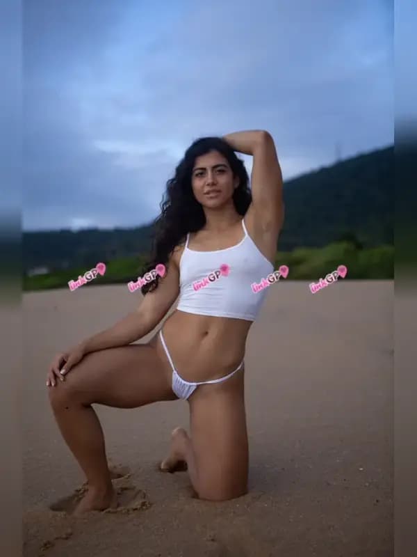 Videochamada erótica com cabelo ondulado (7) — Deusa Ludovica