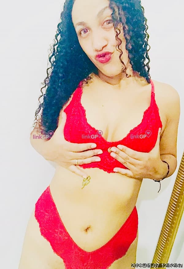 Videochamada erótica com ninfeta novinha — Laryssa Cacheada, foto 13