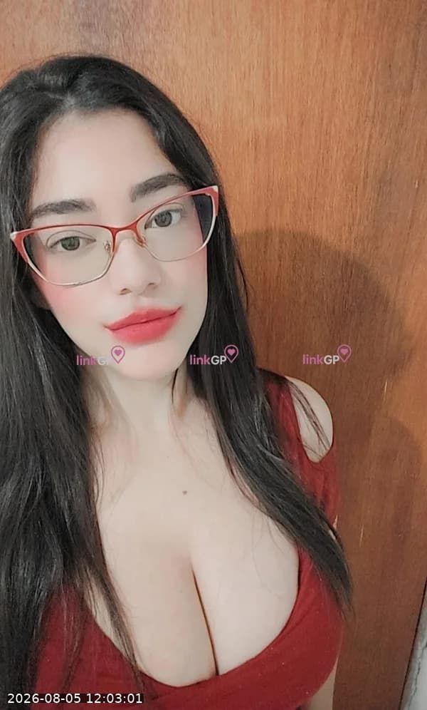 Videochamada erótica com cabelo liso, foto 11 de Linda
