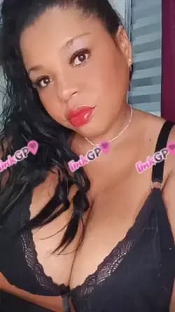 Videochamada erótica com cabelo cacheado, foto 13 de Mia Fetichista