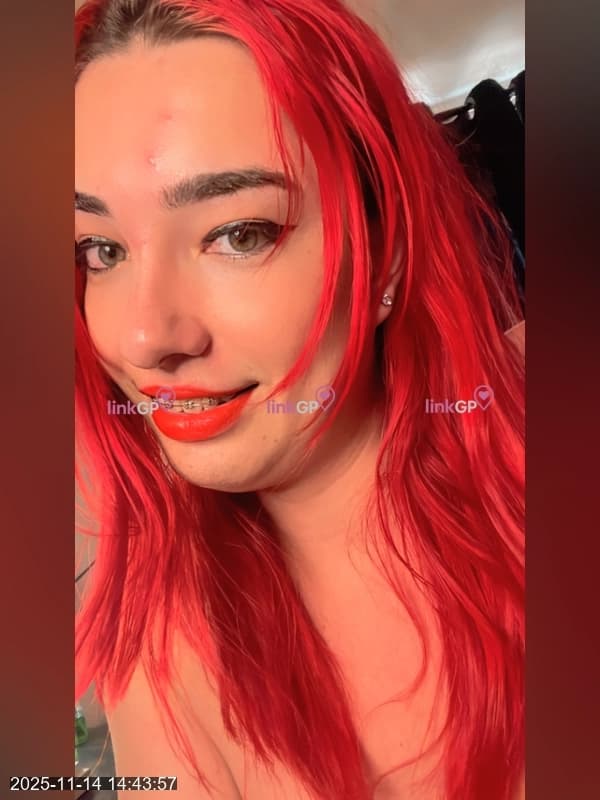 Videochamada erótica trans com imagem do anúncio — Charlotte Kayle, foto 7