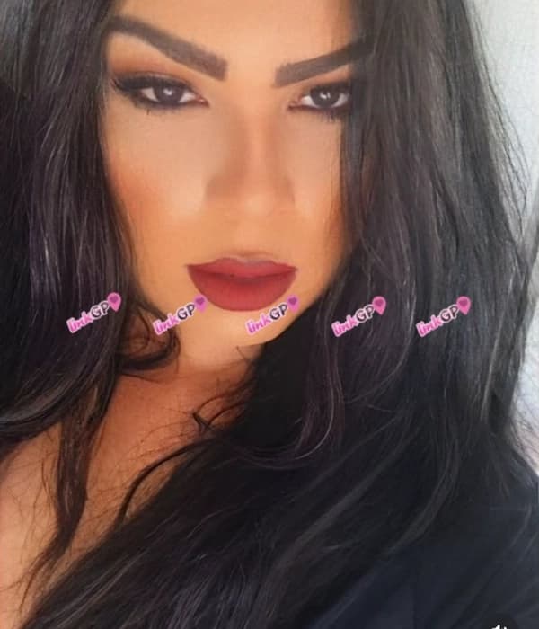 Videochamada erótica trans com imagem do anúncio, foto de perfil
