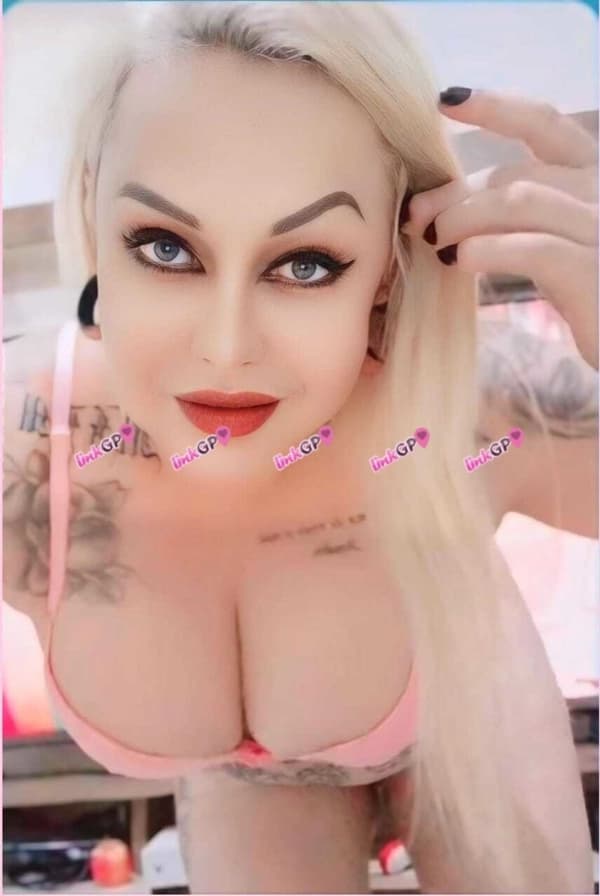 Videochamada erótica trans com cabelo ondulado — Maria Fernanda, foto 13