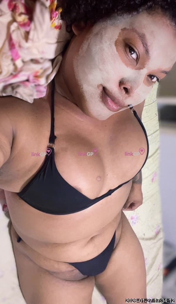 Videochamada erótica trans com beijo grego (4) — Mellzinha