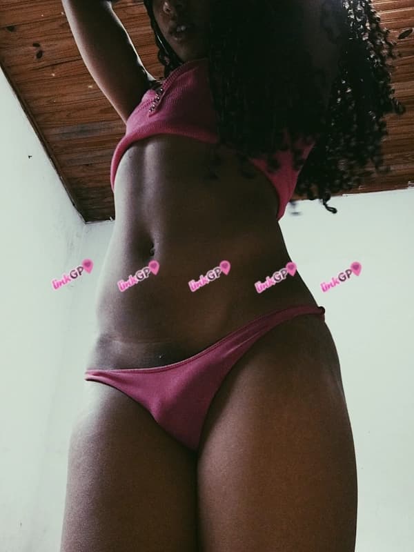 Videochamada erótica trans com femdom (6) — Weed Miin