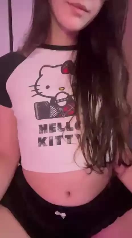 Videochamada erótica trans com baixinha, foto 11 de Yono Ts