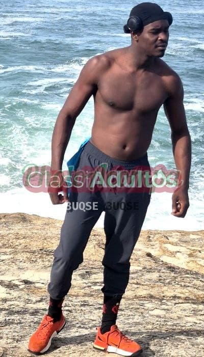 Garoto de Programa — acompanhante masculino no Rio de Janeiro com beijo na boca