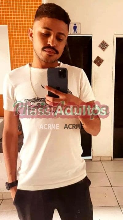 Matheus Olivares — acompanhante masculino em Curitiba