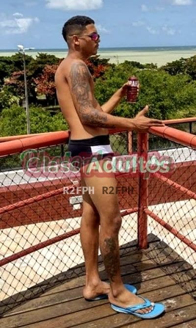 Netto — acompanhante masculino no Recife