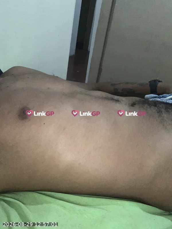 Pretinho — acompanhante masculino em Santo Antônio do Descoberto