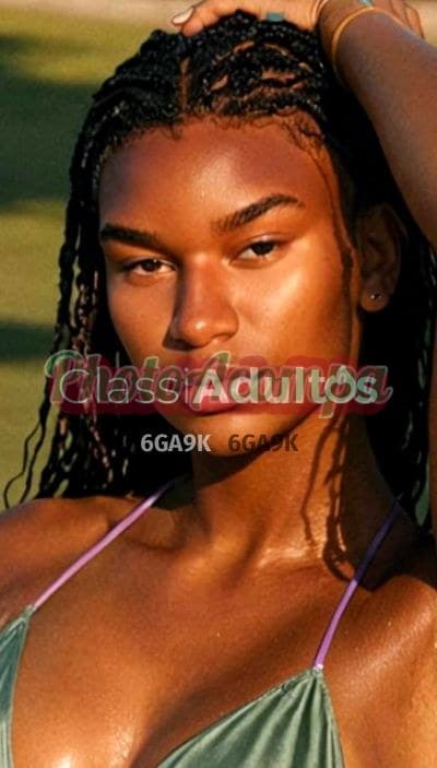 Mia, 19 anos — travesti no Rio de Janeiro